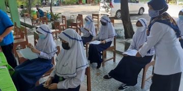 Vaksinasi Siswa-Siswi di MTs N Kota Tegal