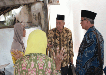 Pantang Meminta-minta Seorang Nenek Penjual Trasi Ajukan Sertifikat Halal