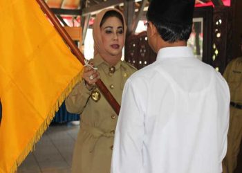 Penyerahan Bendera Mewarnai Pelepasan Jamaah Calon Haji