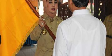 Penyerahan Bendera Mewarnai Pelepasan Jamaah Calon Haji