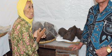 Tim Verifikasi Produk Halal Kagum Dengan Kegigihan Seorang Nenek