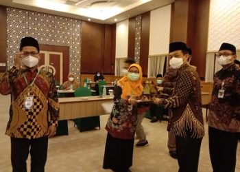 Darsiti, Juara 2 Penyuluh Teladan Tk Propinsi Jateng tahun 2021