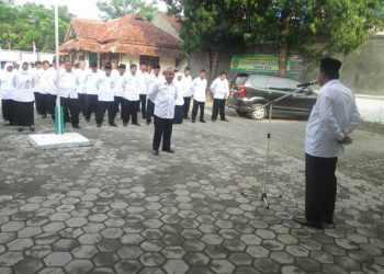 Senin hingga Rabu, ASN Kemenag Kenakan Pakaian Dinas Putih Hitam