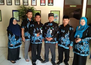 Penerapan Pakaian Dinas Harian PNS Kemenag di KUA Kec. Tegal Timur