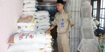 Seorang Pengusaha Muda Ajukan Sertifikat Halal