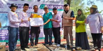 WUJUDKAN WAJIB HALAL OKTOBER 2024, KEMENAG KOTA TEGAL GELAR PENDAMPINGAN SERTIFIKAT PRODUK HALAL DI DESA WISATA SADAR HALAL PANTAI ALAM INDAH KOTA TEGAL