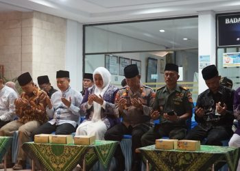 325 Jemaah Calon Haji Kota Tegal Berangkat Menuju Asrama Haji Donohudan