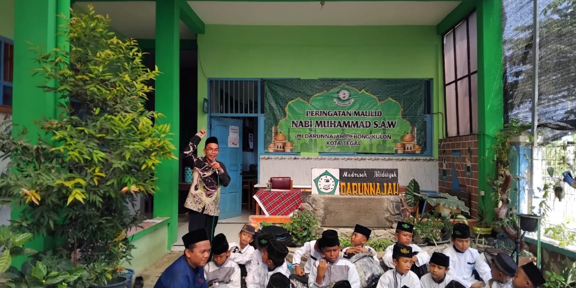 MI Darunnajah Debong Kulon Gelar Peringatan Maulid Nabi Muhammad SAW