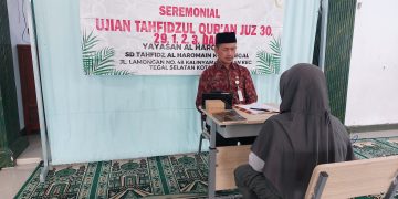 Menguatkan Spirit Al-Qur’an, Kepala Kankemenag Kota Tegal Uji Hafalan Santri Cilik SD Al Haromain