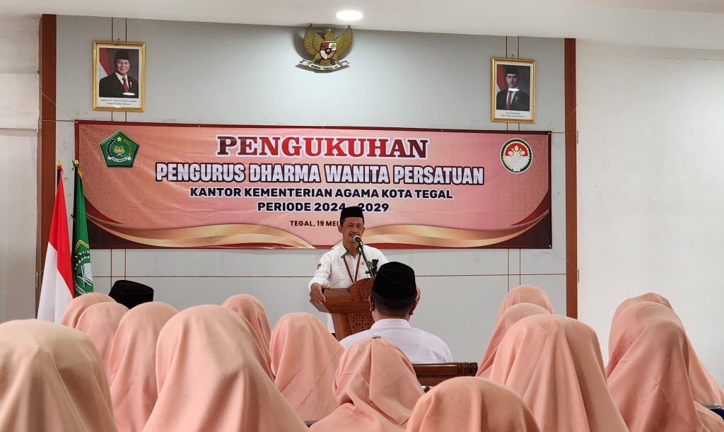 Ahmad Muhdzir ketika memberi sambutan