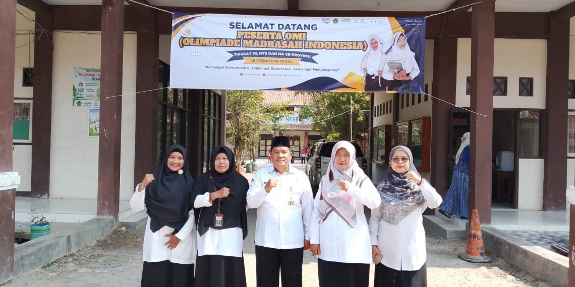 Kakankemenag Kota Tegal, Kasiman Mahmud Desky Tinjau OMI Provinsi : Dorong Lahirnya Talenta dan Inovasi Madrasah