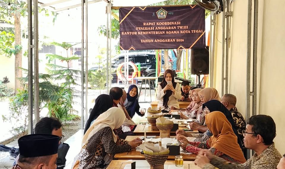 Kawal Akuntabilitas Keuangan, Kasiman Mahmud Desky Pimpin Evaluasi Anggaran TW III Kemenag Kota Tegal